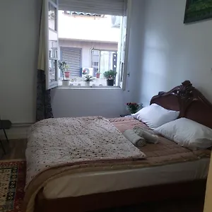 Oakland Hostal